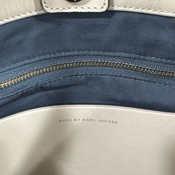 Marc Jacob’s Purse - Picture 4 of 9